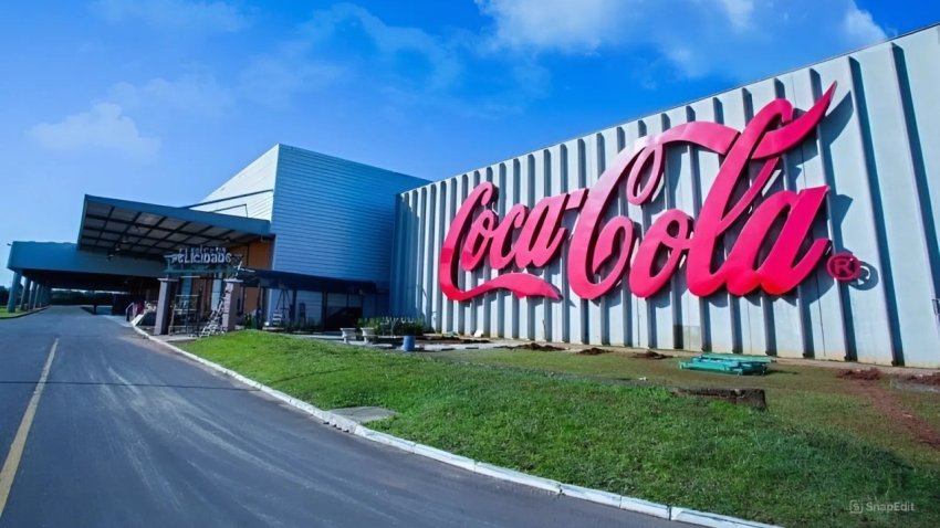 O impacto real do investimento de R$ 30 bilhões da Coca-Cola na indústria brasileira